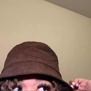 BROWN CORDUROY BUCKET HAT 🤎